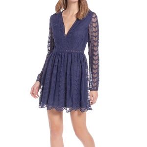 NWT- Socialite from Nordstrom long sleeve v-neck lace mini dress, navy, XXL